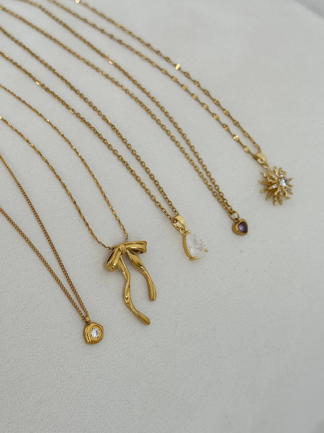 The Psychology of Jewelry: Why Gold Pieces Make Us Feel Confident and Feminine