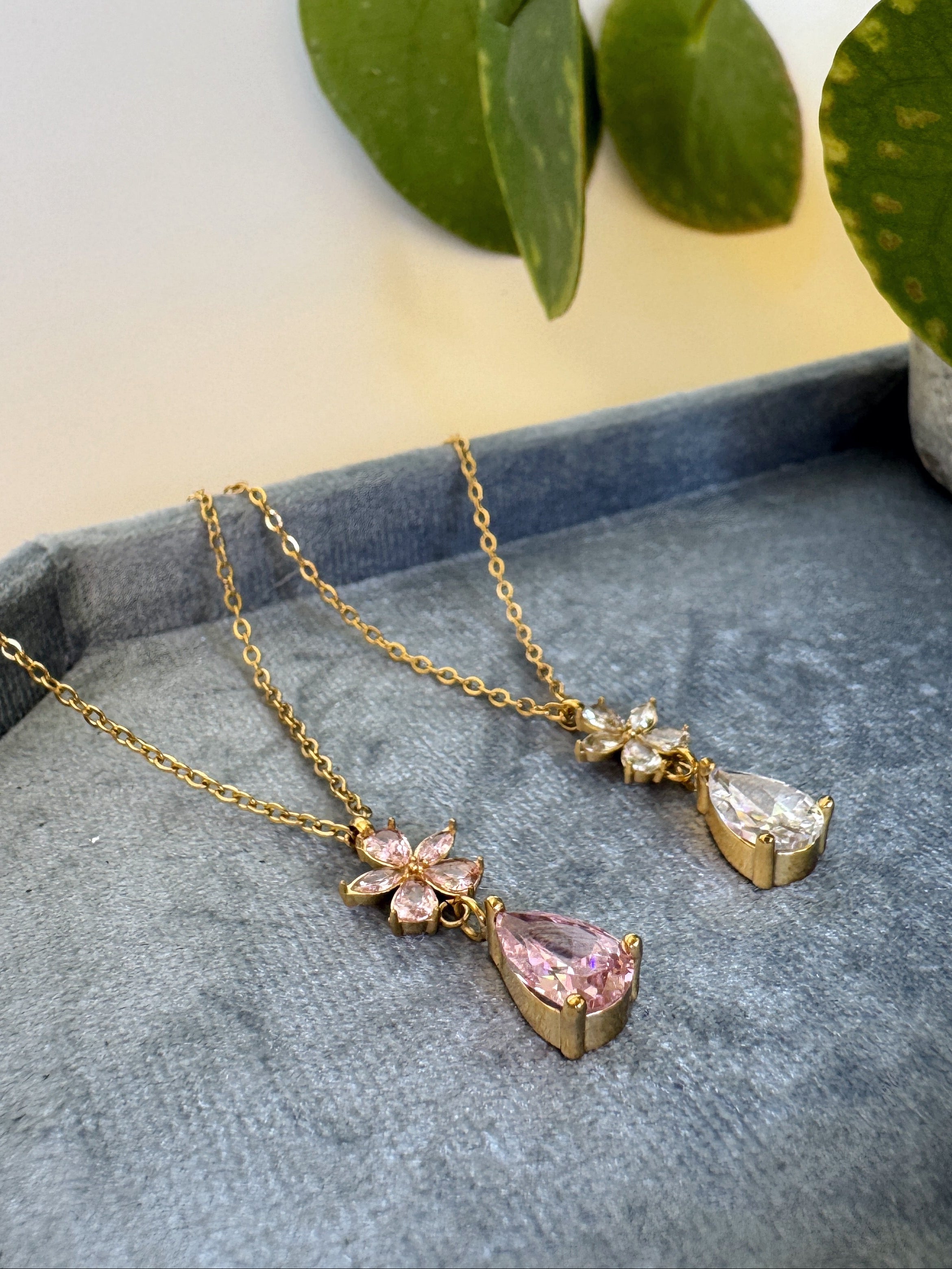 Hina Necklace - Pink