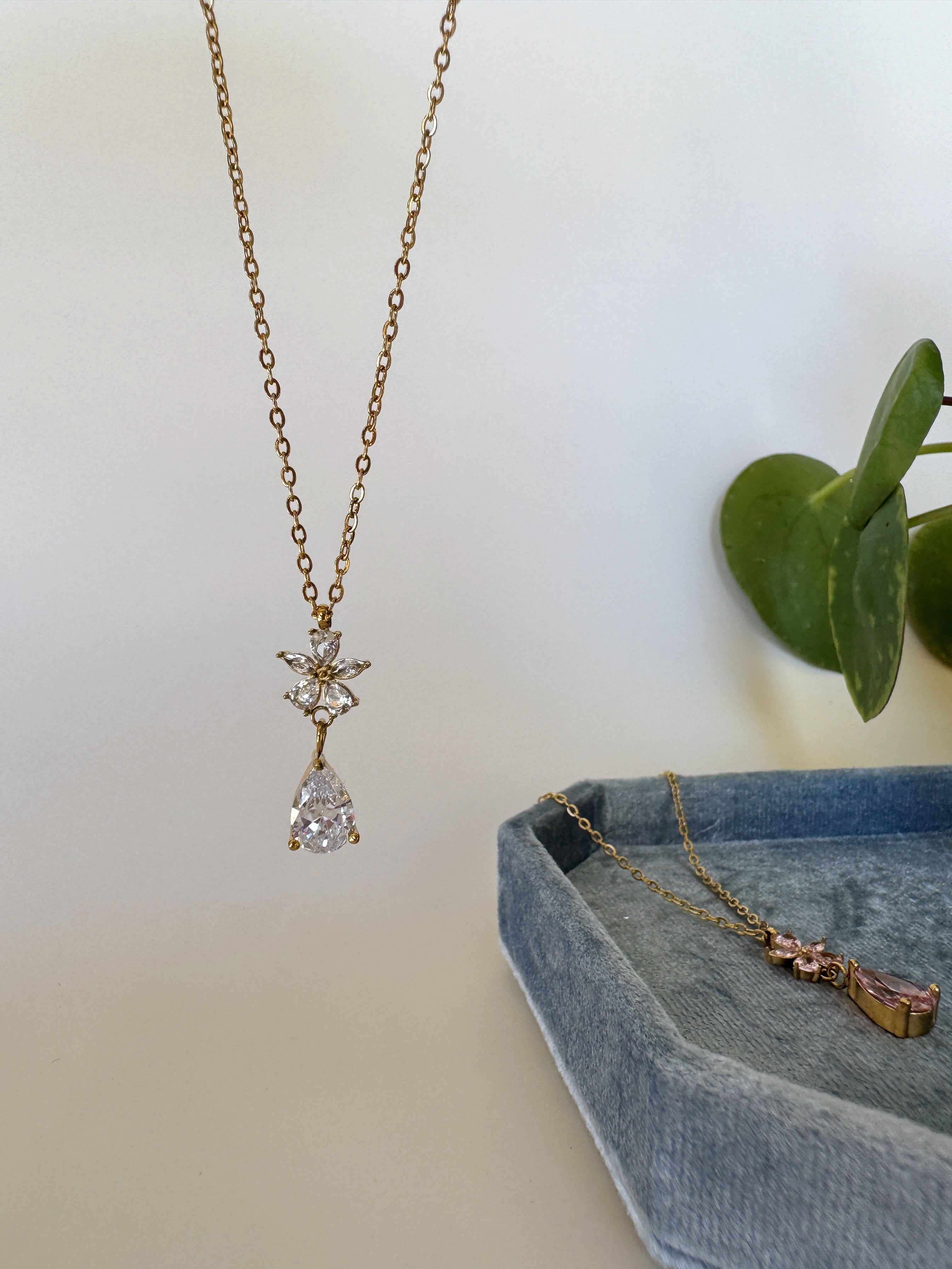 Hina Necklace - White