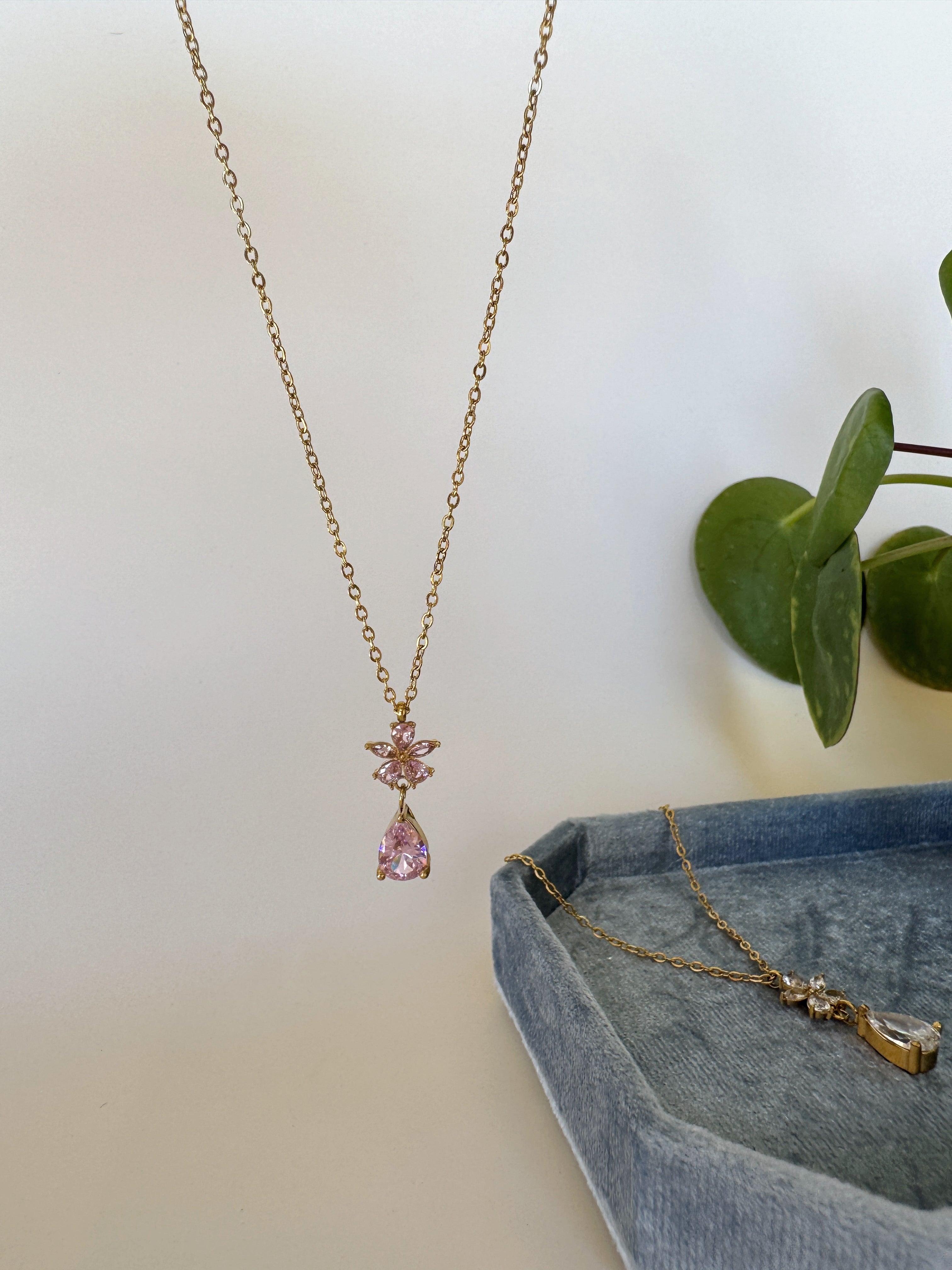 Hina Necklace - Pink