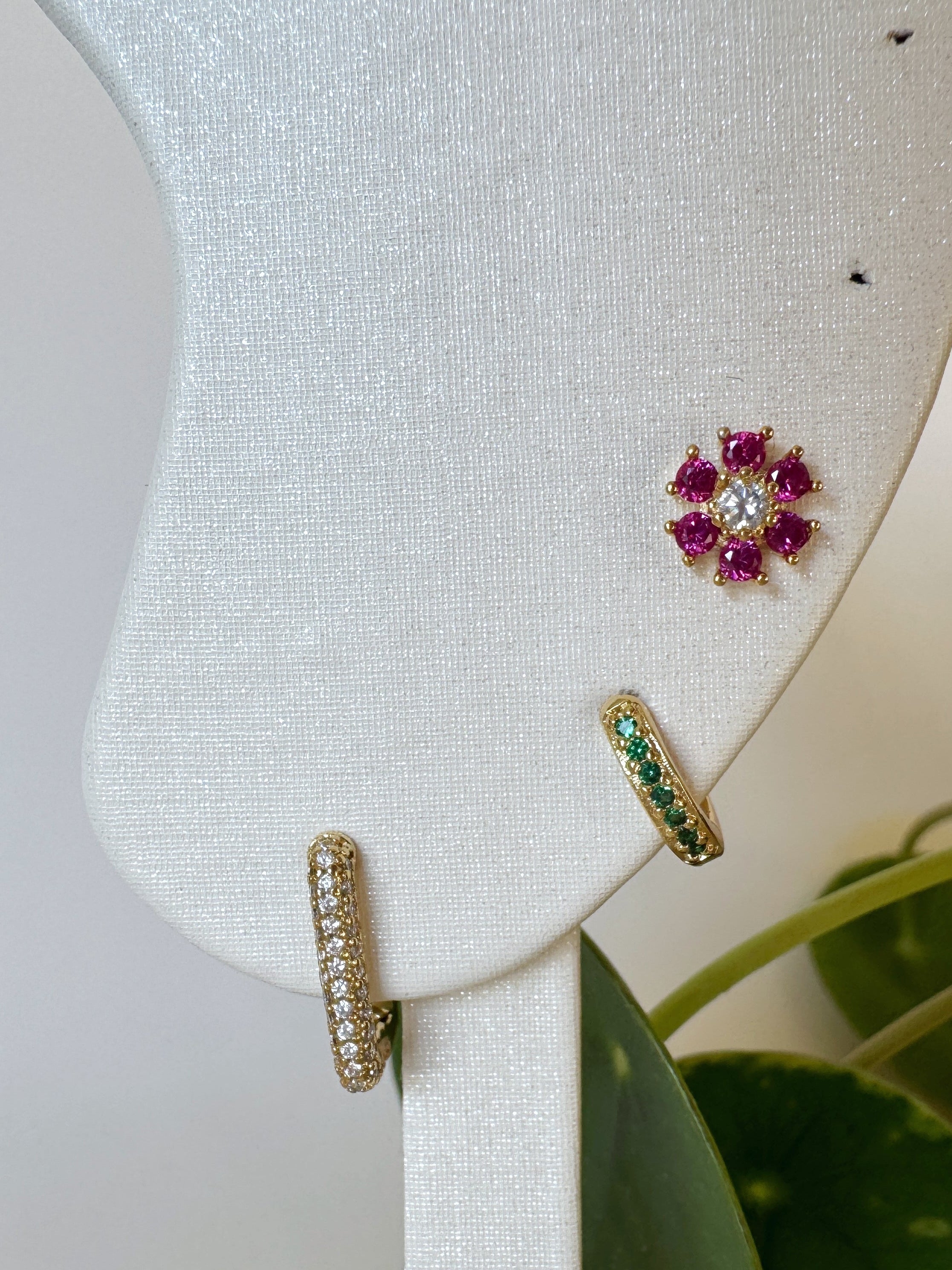 Sanne Studs (1pcs) - Dark Pink